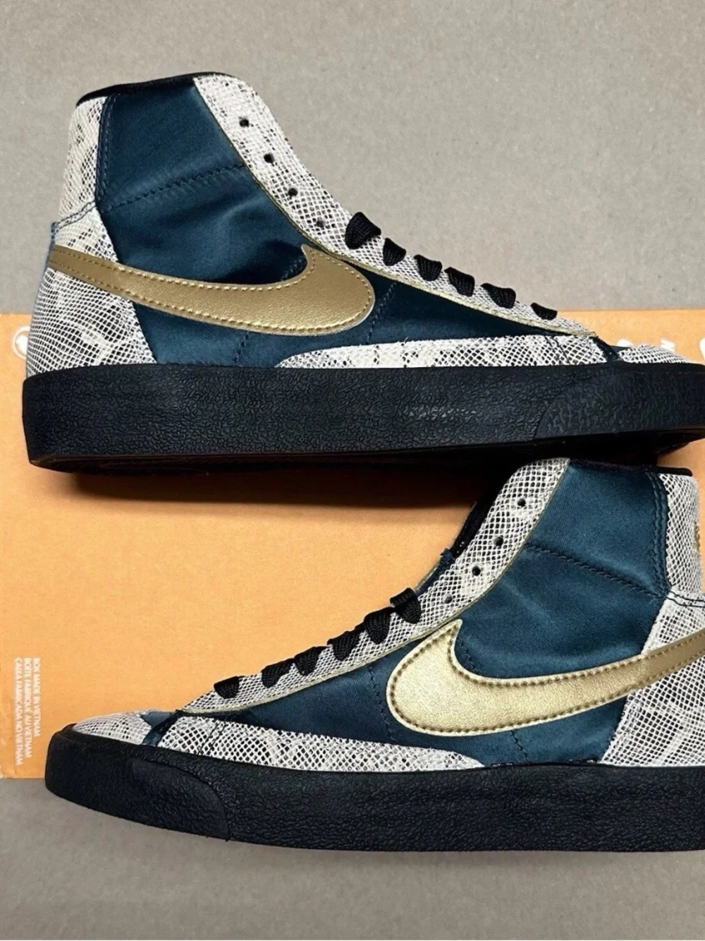 Nike Blazer '77 Mid Lucha Libre Women’s size 5.5 Shoes NEW!